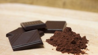 O chocolate pode mesmo te deixar mais feliz, saudável e inteligente?