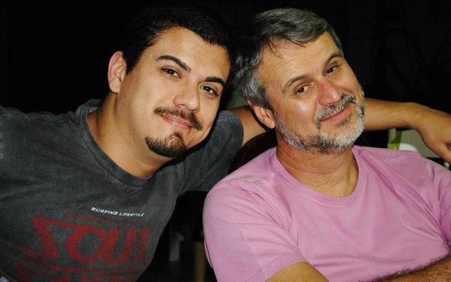 Marcio Oliveira, de 56 anos, deixou de fumar porque seu filho Daniel passou a ter diversos problemas na garganta
