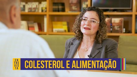 Nutricionista Nágila Damasceno e o texto "colesterol e alimentação".