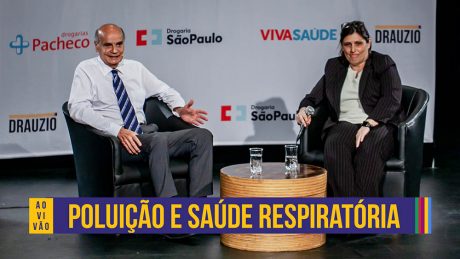 Dr. Drauzio e a pneumologista Elnara negri durante evento em SP.